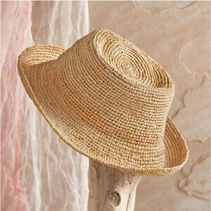 NWT Packable Straw Hat